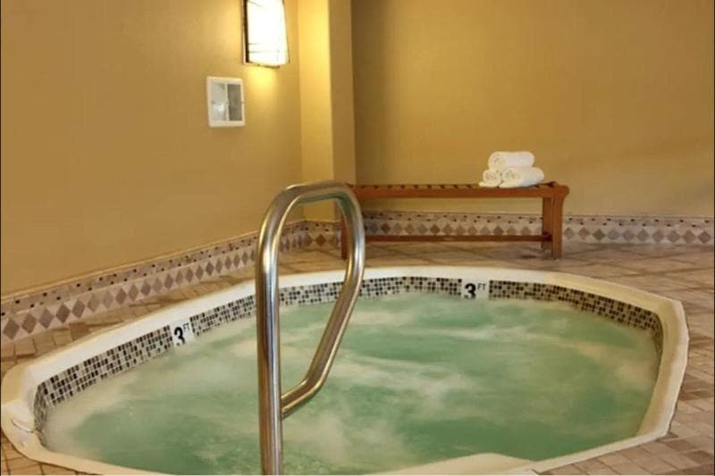 1Bd1Ba w BonusRM Stay Together Suites main
