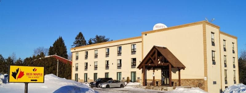 Red Maple Inn And Suites 5