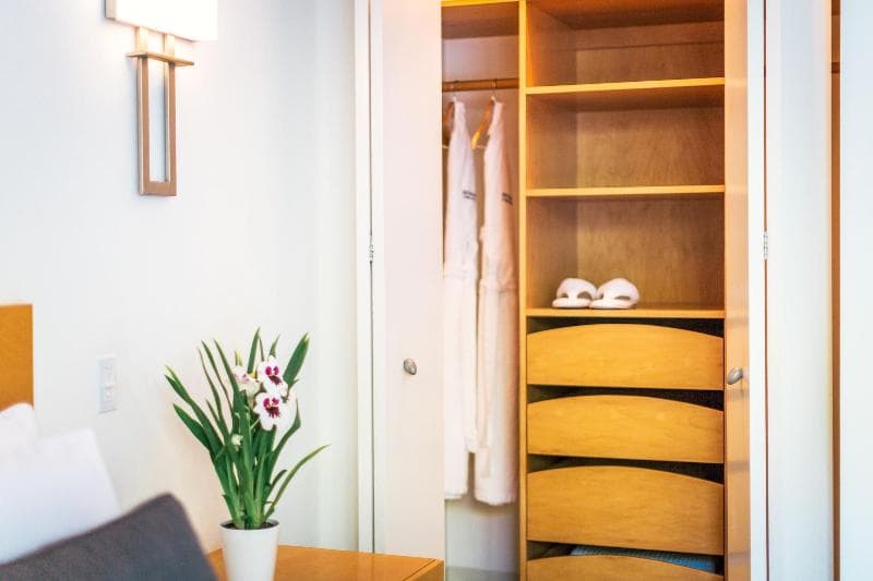 Duchamp Hotel Private Suites 4