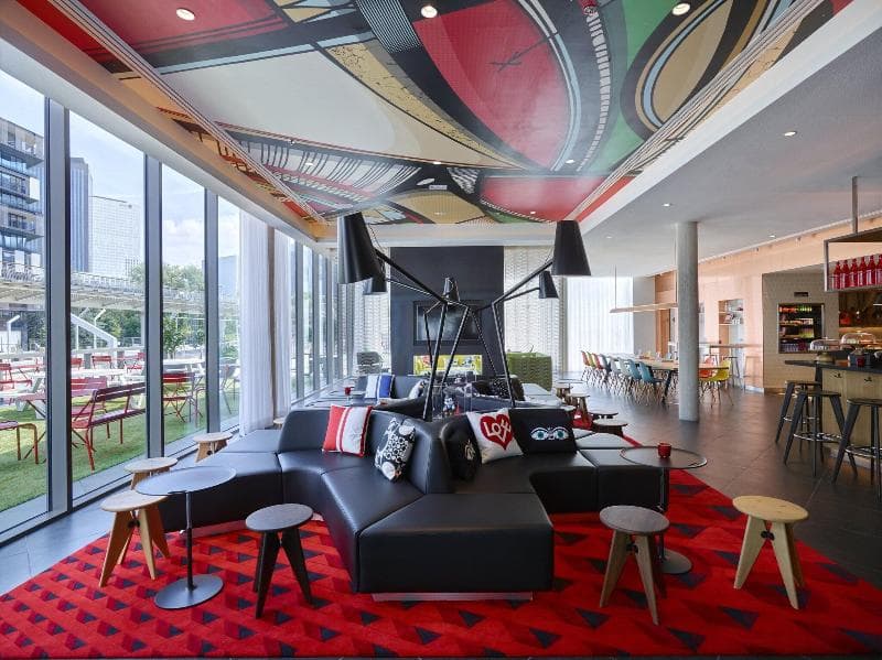 citizenM Paris La Defense Hotel 3
