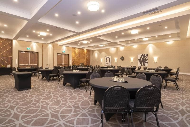 Sandman Signature Sherwood Park Hotel photo 1