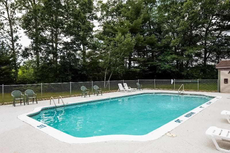Econo Lodge Whitehall Near Michigan's Adventure photo 1