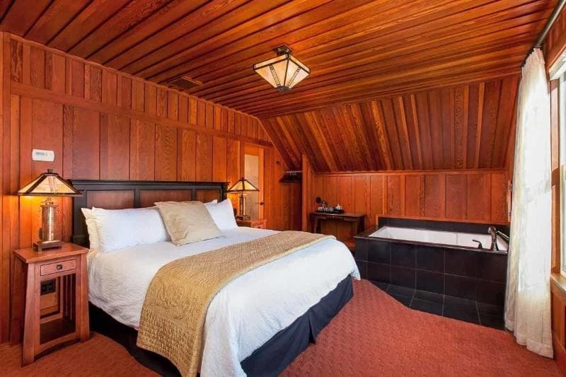Noyo Harbor Inn 4