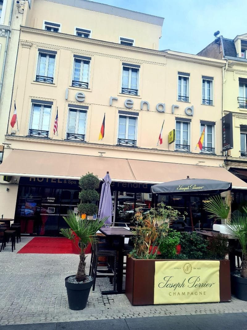 Logis Hôtel Et Spa Le Renard 3