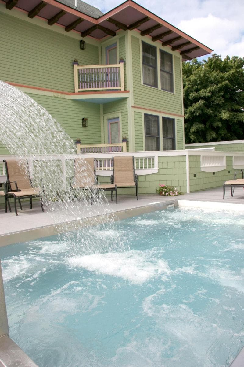 Inn On Mackinac main