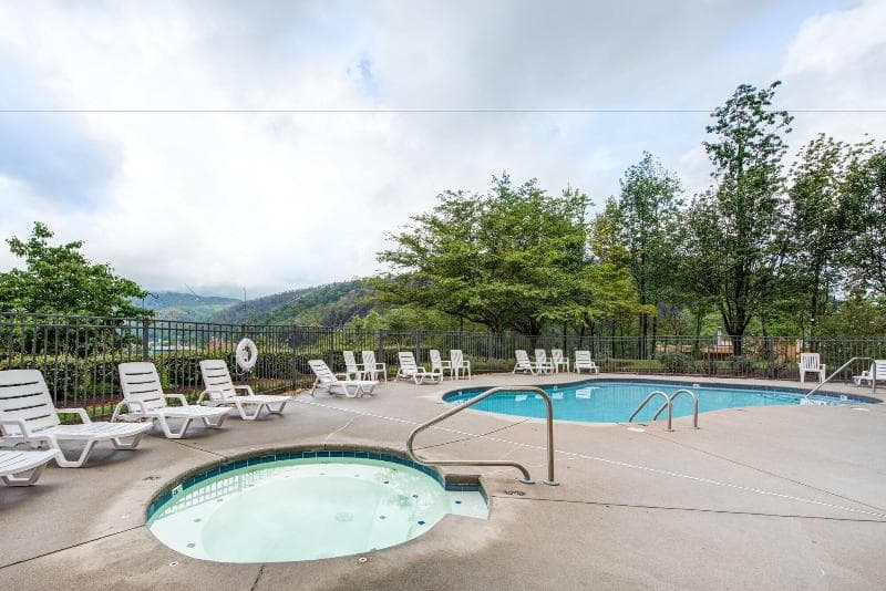 Gatlinburg Chateau main