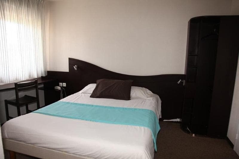 Brit Hotel Confort 4