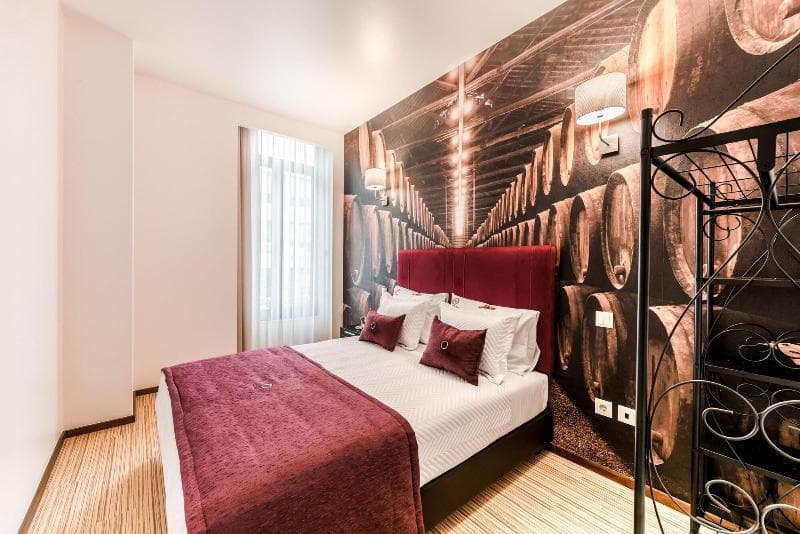 Lounge Inn 5