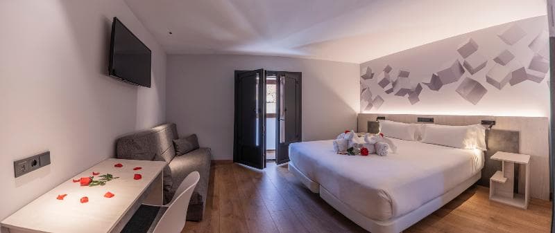Hotel Neru Con Encanto main