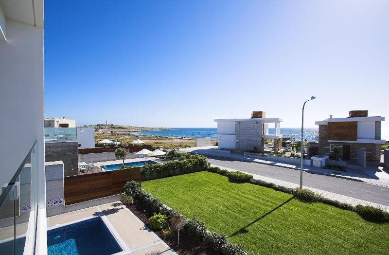 Paradise Cove Luxurious Beach Villas 4