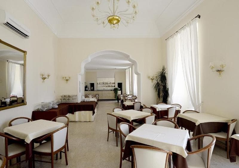 Grand Hotel Mediterranée 4