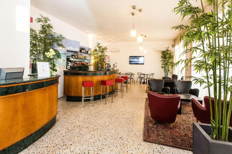 Hotel Confort 5