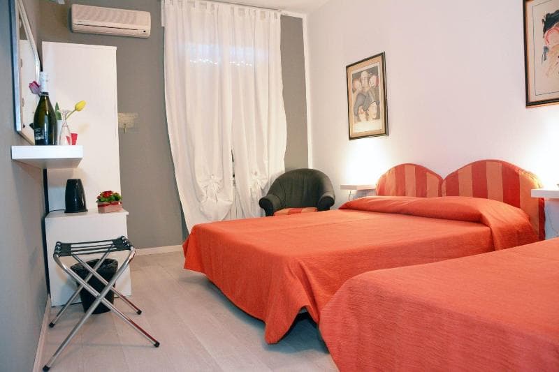 City Hotel photo 1