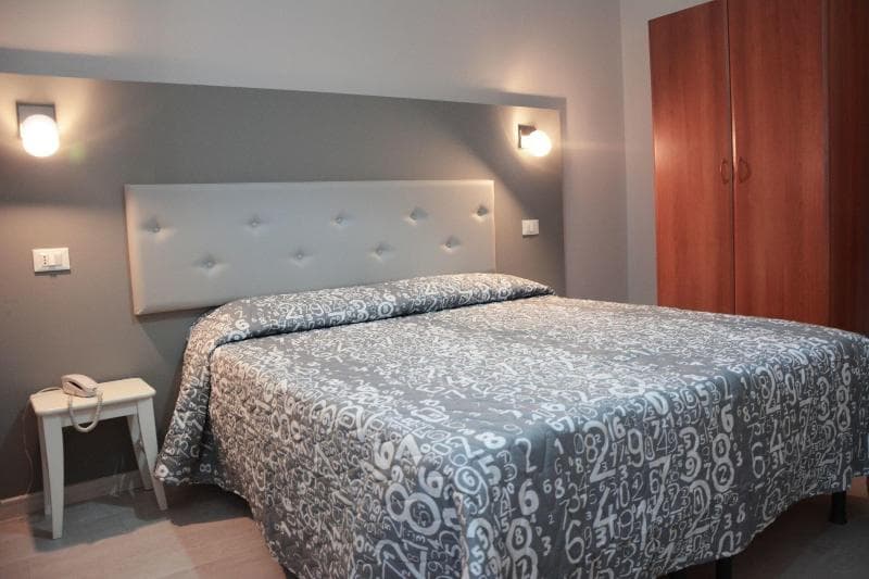 City Hotel 5