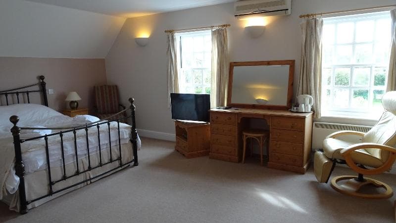 The Furze Bush Inn 5