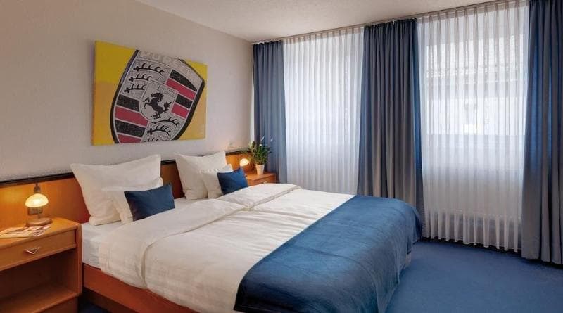 Motorsport Hotel 5