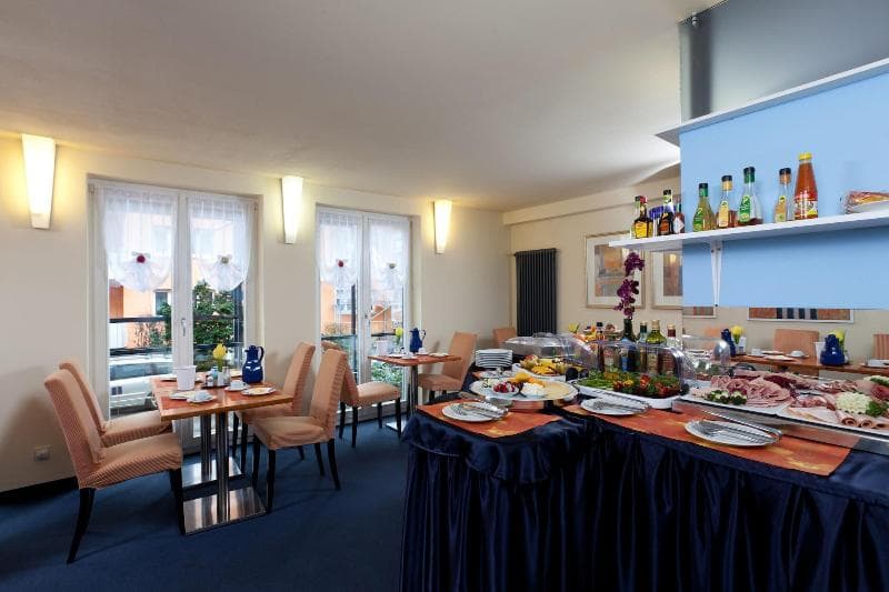Elite Hotel 5