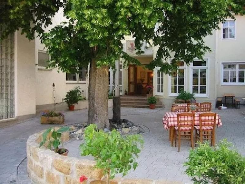 Zur Schonen Schnitterin Gasthof main