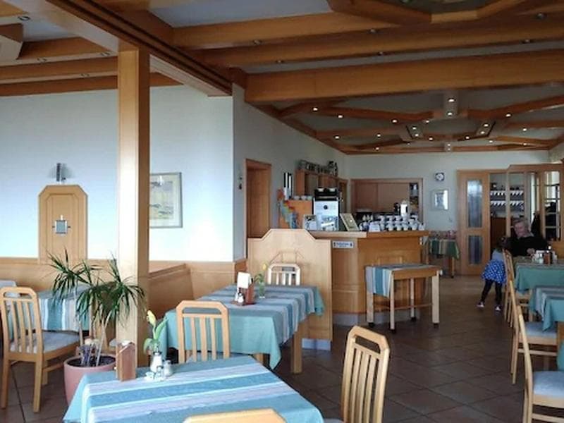 Zur Schonen Schnitterin Gasthof 5