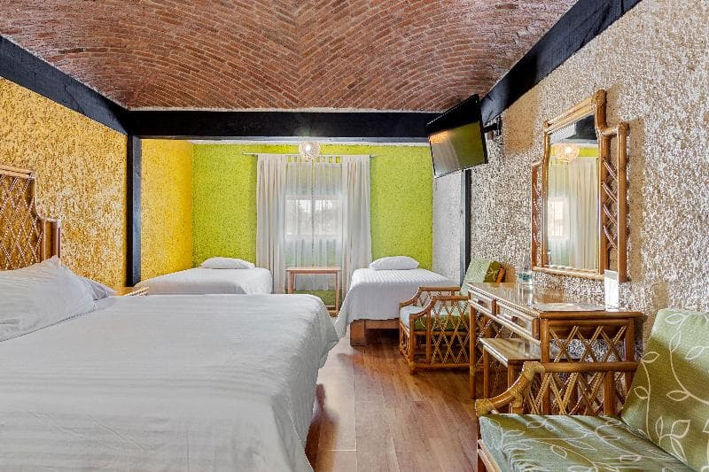 Hotel & Suites Hacienda Montesinos 5