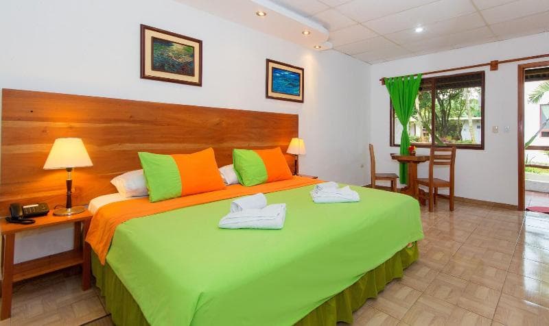 Twin Lodge Galapagos 4