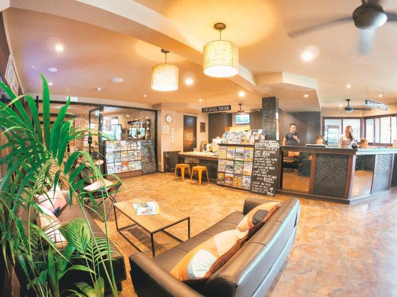 Aquarius Backpacker Resort (Adults Only) 5