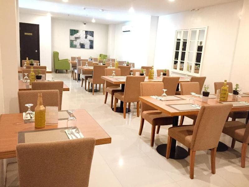 Top Star Hotel Oton photo 1