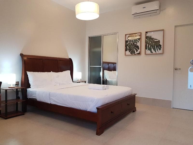 Ocean Safari Suites main