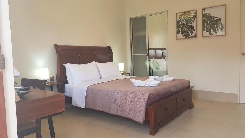 Ocean Safari Suites 3