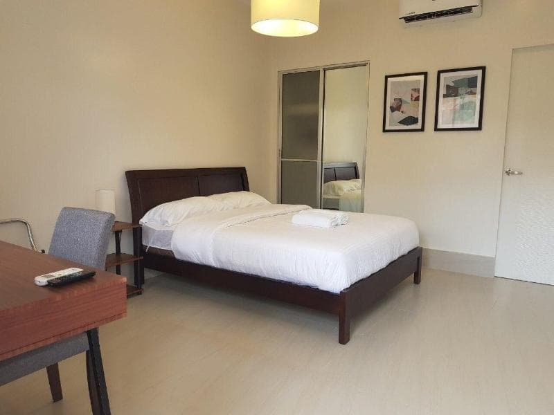 Ocean Safari Suites 5