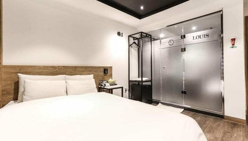 Louis Hotel 4