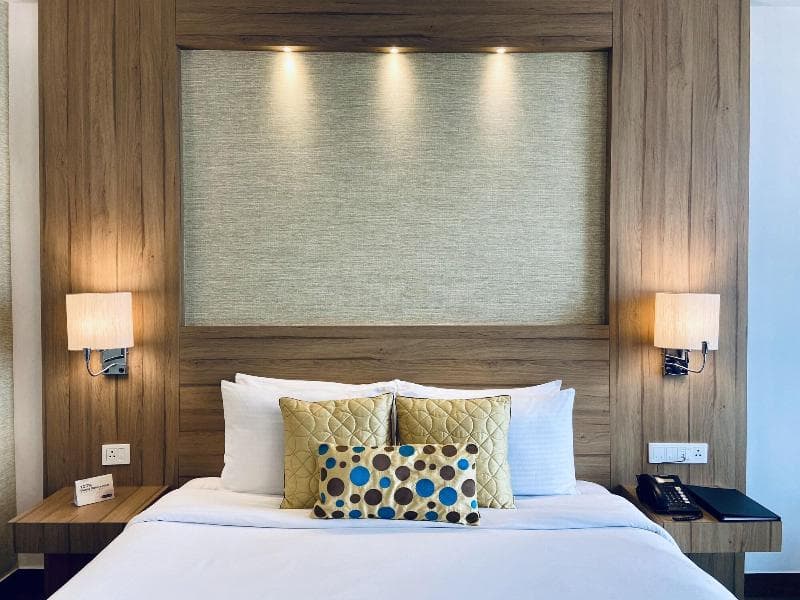 Landmark Hotel 5