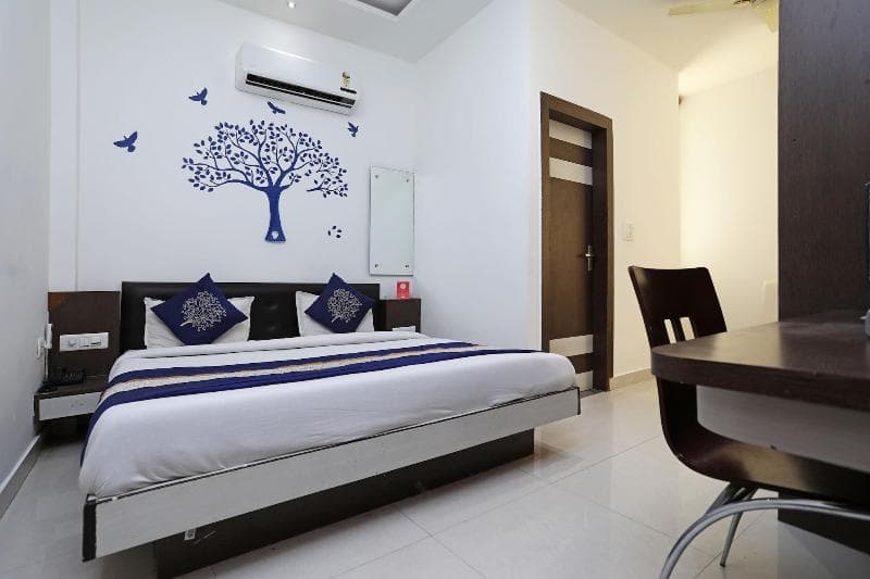 Hotel Riviera 4