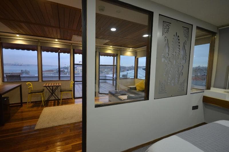 Unver Galata Apart main