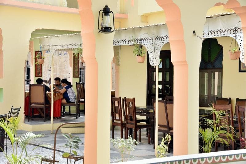 Hotel Shahi Palace 4