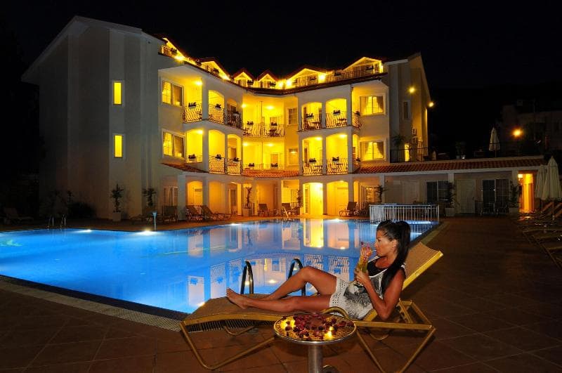 Sea Breeze Hotel & Apartments photo 1