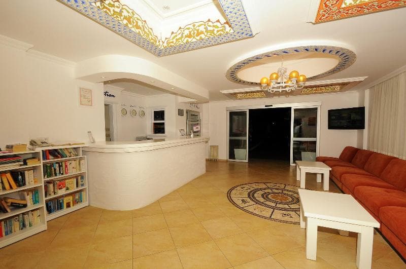 Sea Breeze Hotel & Apartments 5