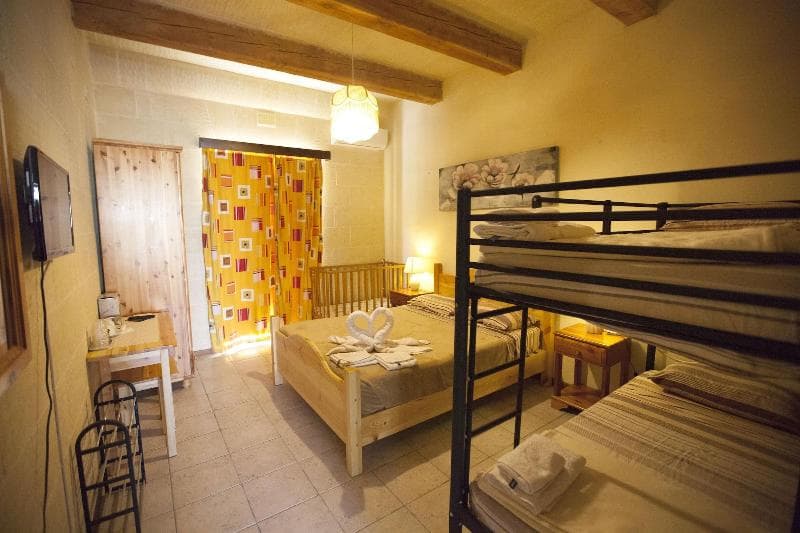 Grotto's Paradise B&B 3