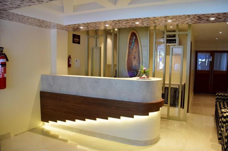 Hotel Serene Palace main