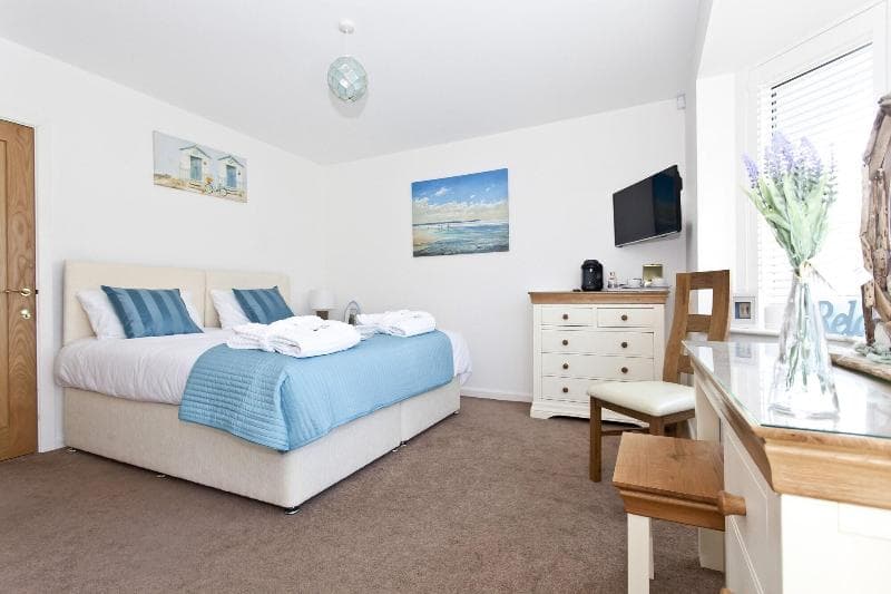 Avon Beach Bed And Breakfast 4