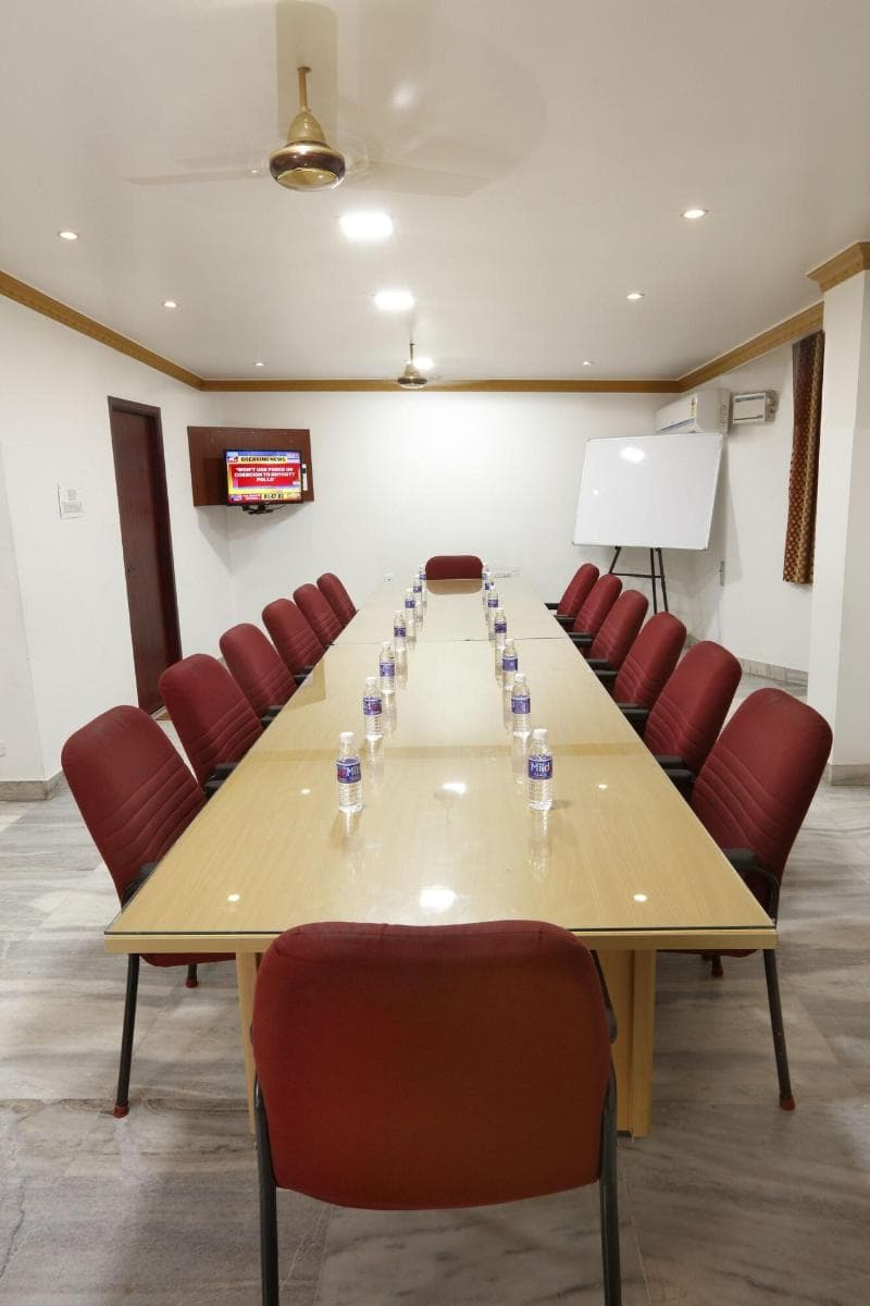 Sri Aarvee Hotels 3