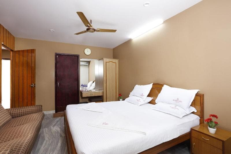 Sri Aarvee Hotels 5