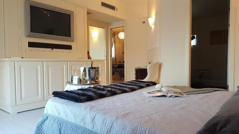 White House Luxury Hospitality 5