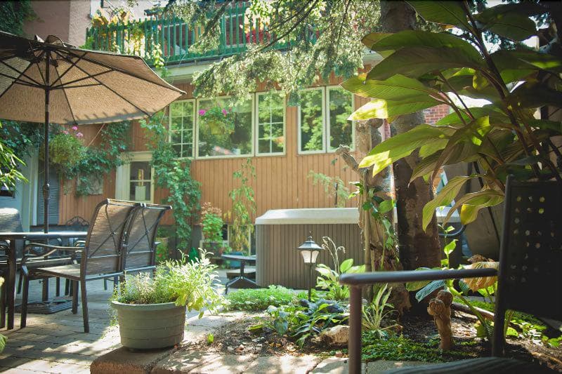 Maison Des Jardins B&B 5