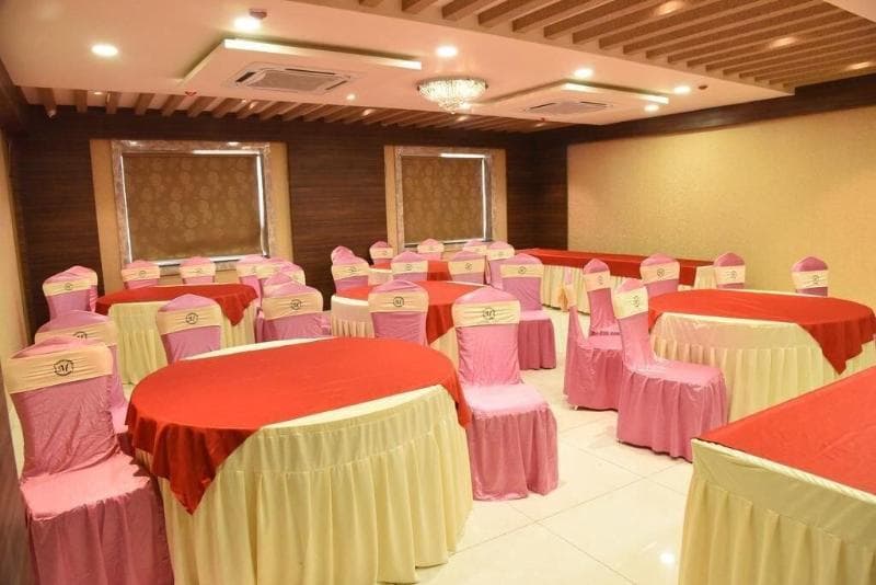 Hotel Moments Lucknow main