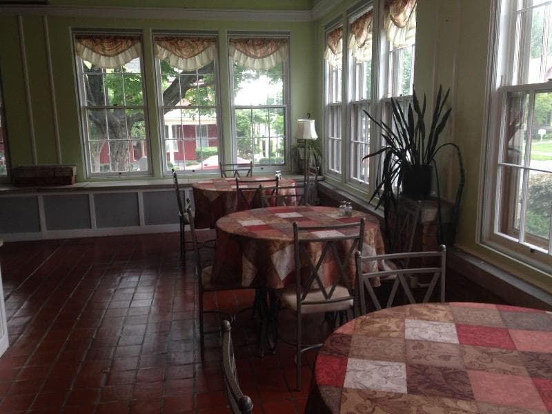 Walton Manor Inn main