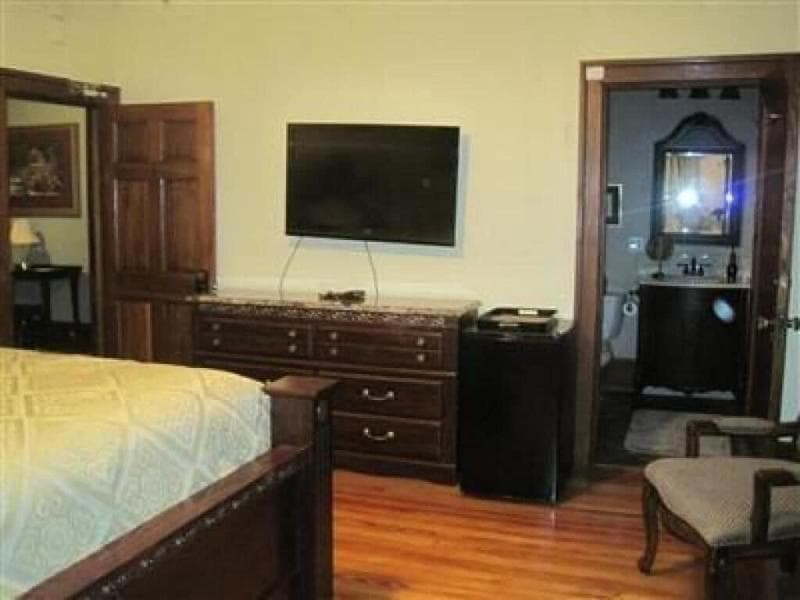 Walton Manor Inn photo 1