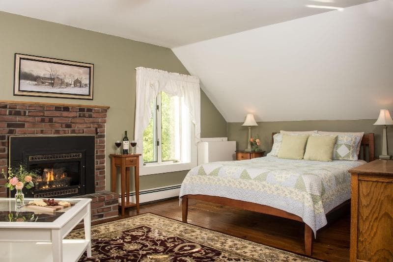 Brass Lantern Inn 3