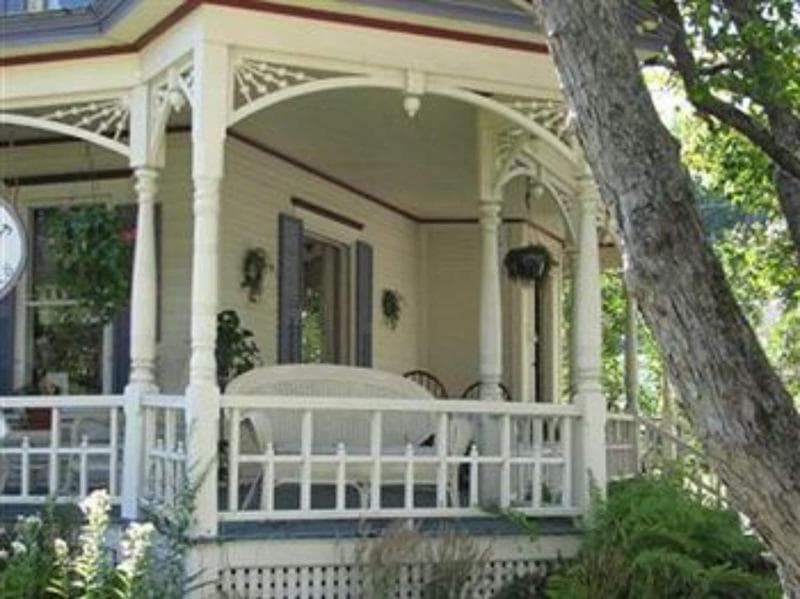 Rose Arbour Bed And Breakfast 5