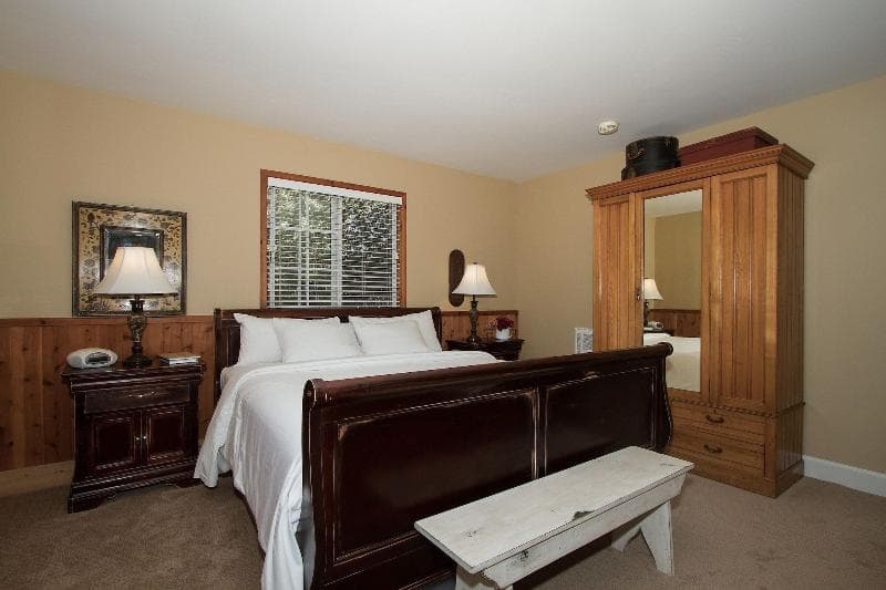 J Patrick House Bed And Breakfast Inn 4
